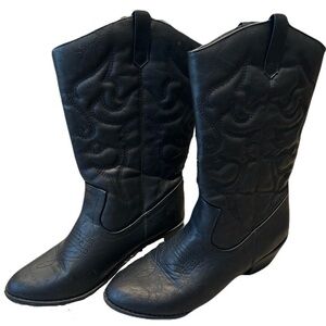 Black Western-Style Women's Boots 11